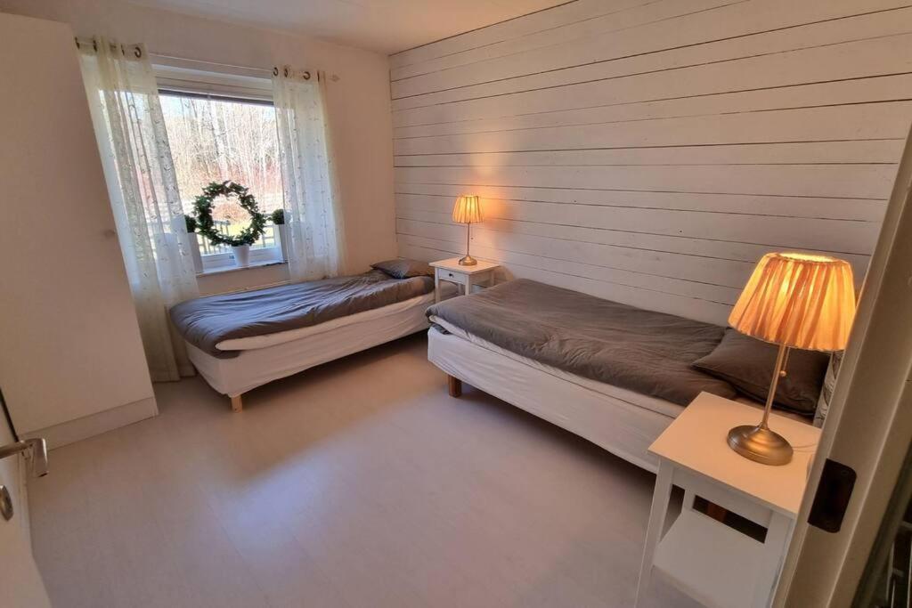 Trivsamt Parhus I Lugnt Omrade Inne I Tranas! المظهر الخارجي الصورة