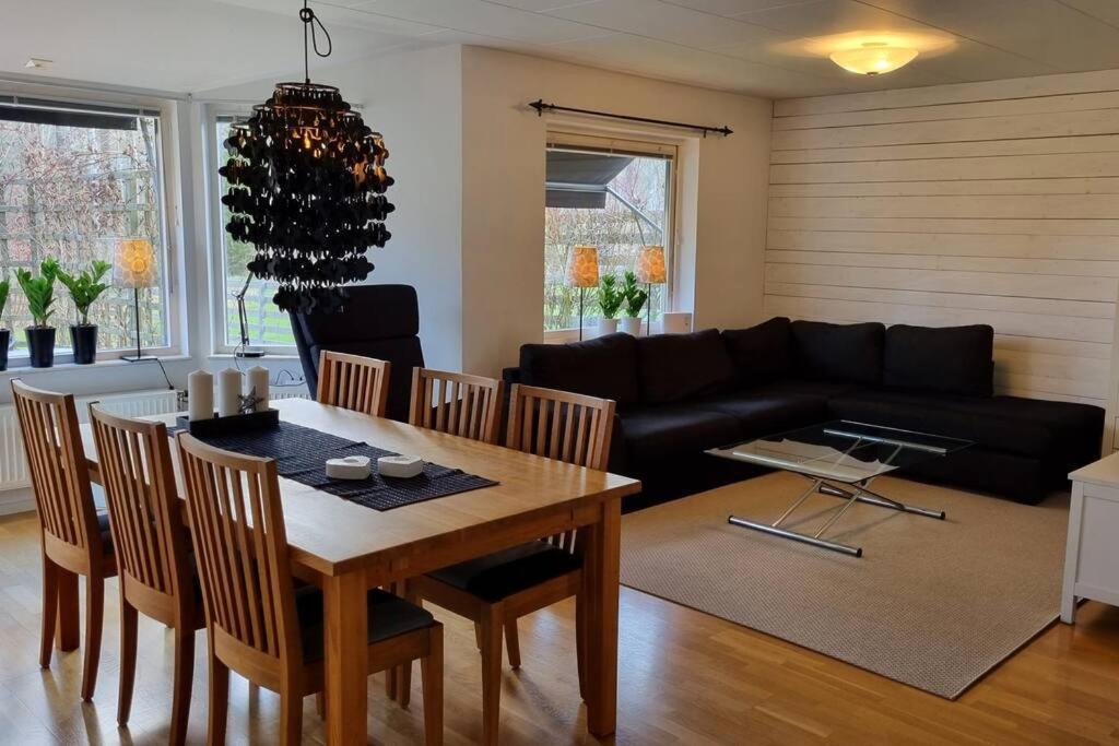 Trivsamt Parhus I Lugnt Omrade Inne I Tranas! المظهر الخارجي الصورة