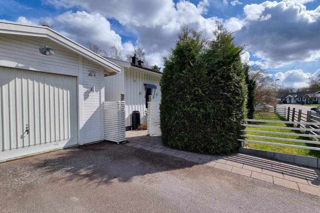 Trivsamt Parhus I Lugnt Omrade Inne I Tranas! المظهر الخارجي الصورة