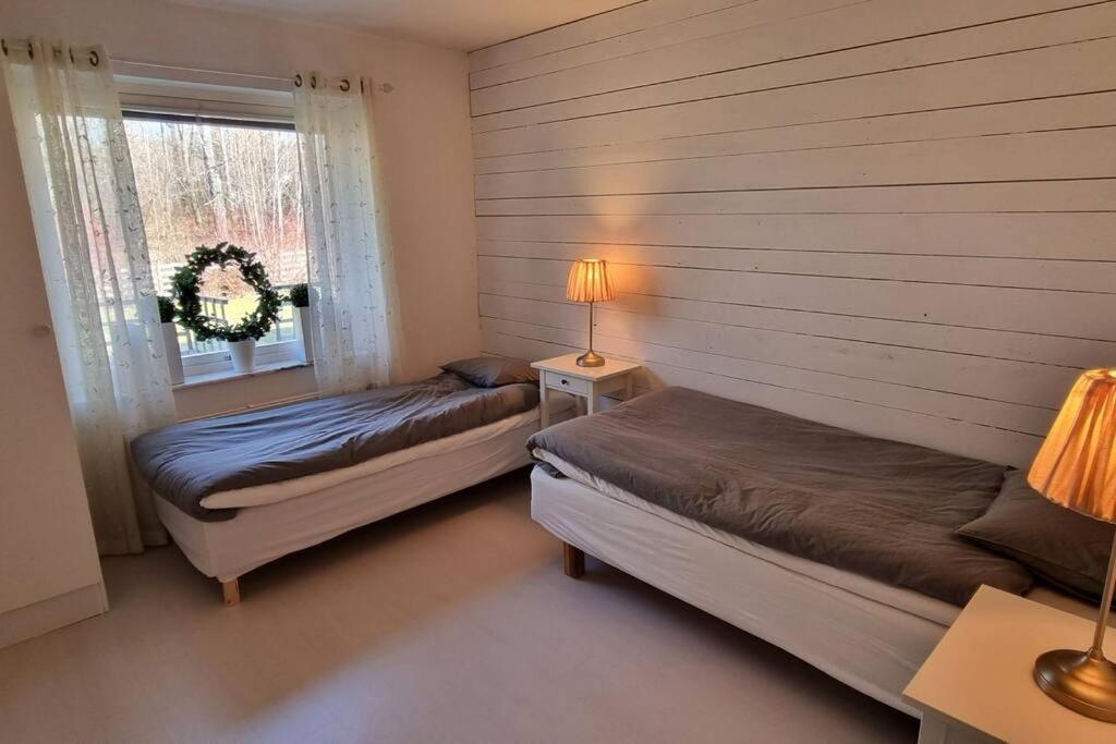 Trivsamt Parhus I Lugnt Omrade Inne I Tranas! المظهر الخارجي الصورة